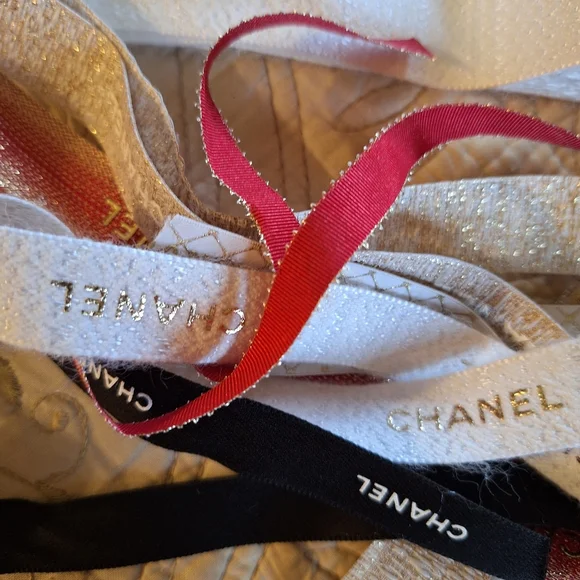 CHANEL Gold Floral and Silver Star Charm and Chanel gift bag accessories - Picture 11 of 12